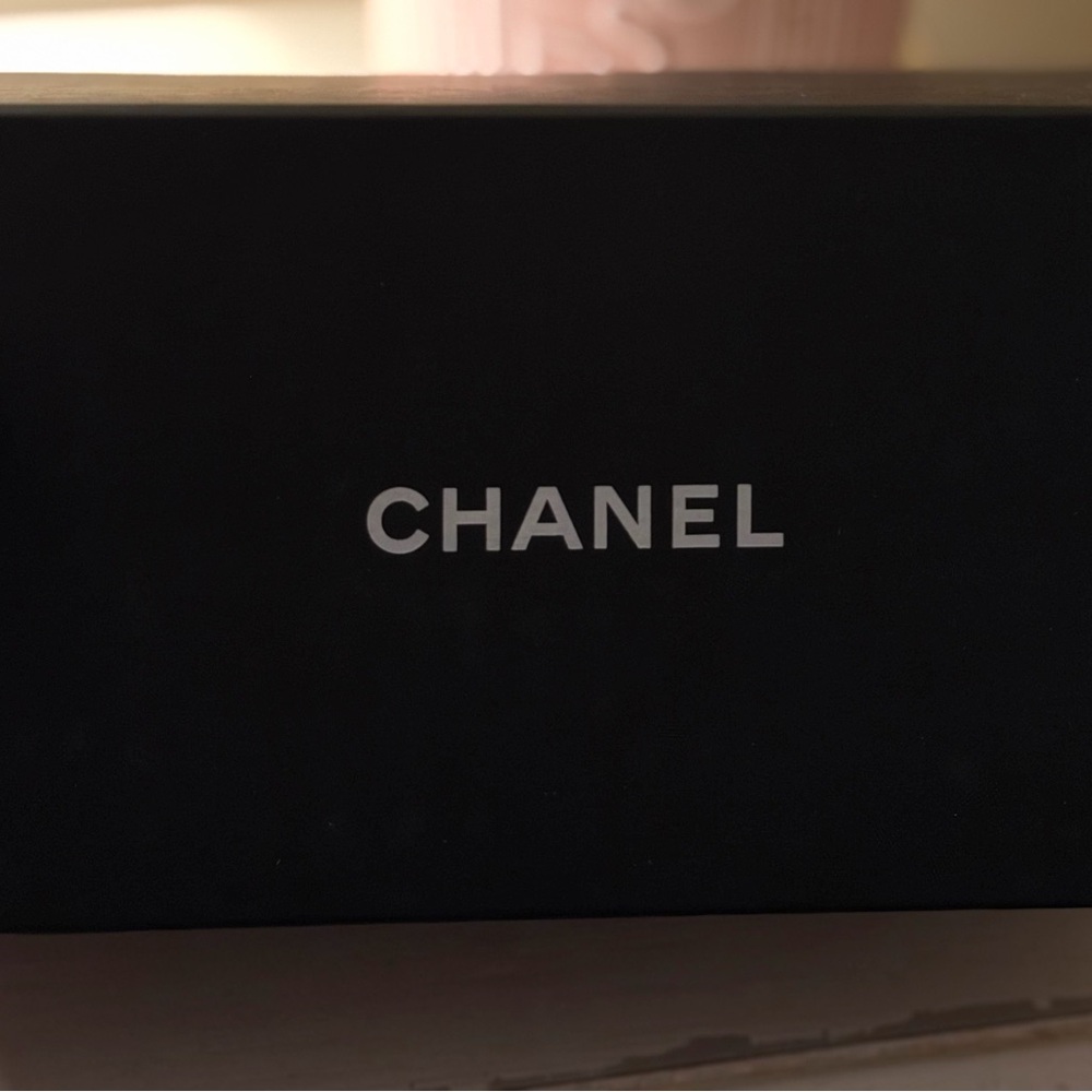 CHANEL Black and Gold Square Sunglasses - Picture 3 of 4